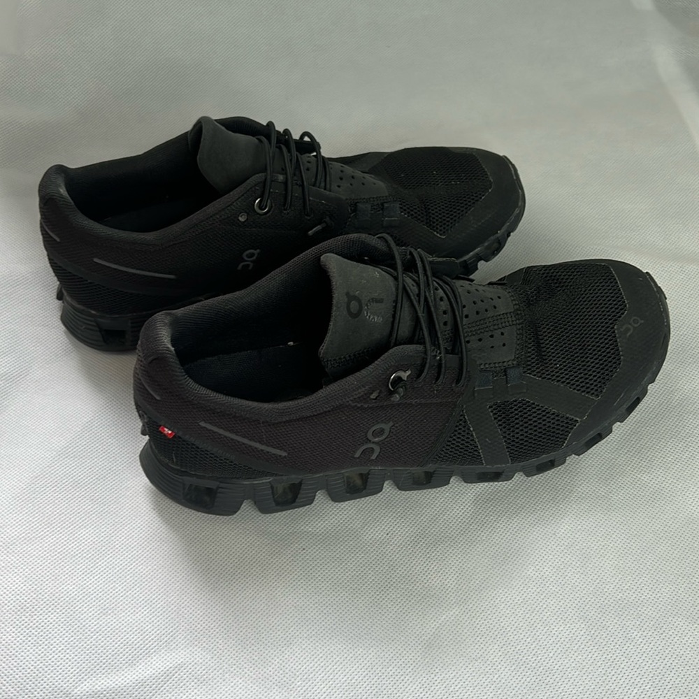 On Running Sneakers, black, Size 7, barely used